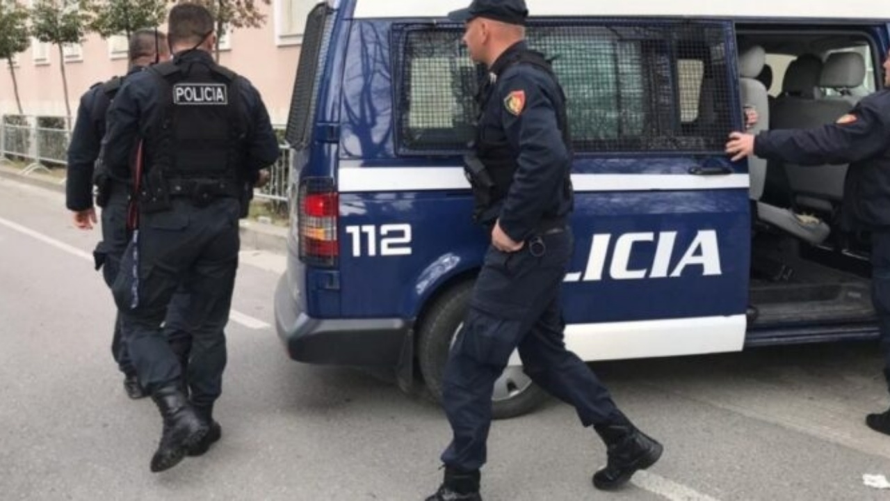 Grabitet një mjet në Korçë