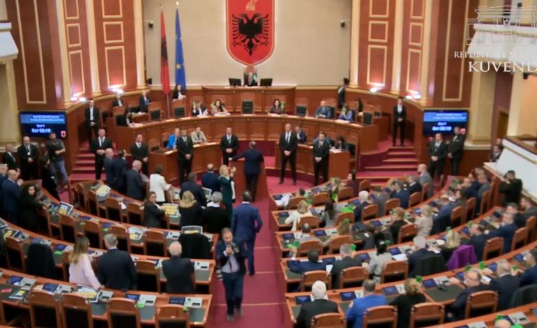 LAJM I FUNDIT! Miratohet me 77 vota pro marrëveshja e emigrantëve më Italinë 
 22/02/2024 10:18