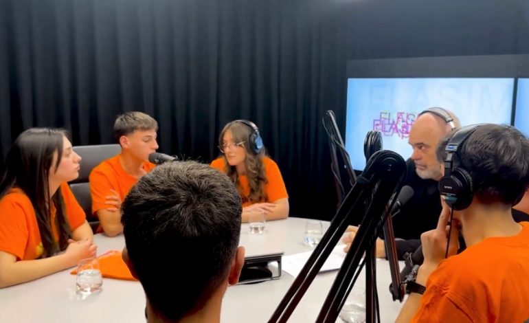 Si gjashtë gjimnazistë krijuan aplikacionin për fëmijët me aftësi ndryshe/ Rama podkast me “Talentet Shqiptare”