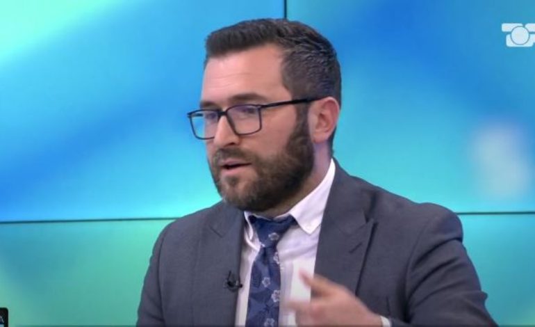 Pse nuk po gjendet trupi i Vis Martinajt? Avokati: Policia s’mund të kryejë një luftë të mirëfillte ndaj…