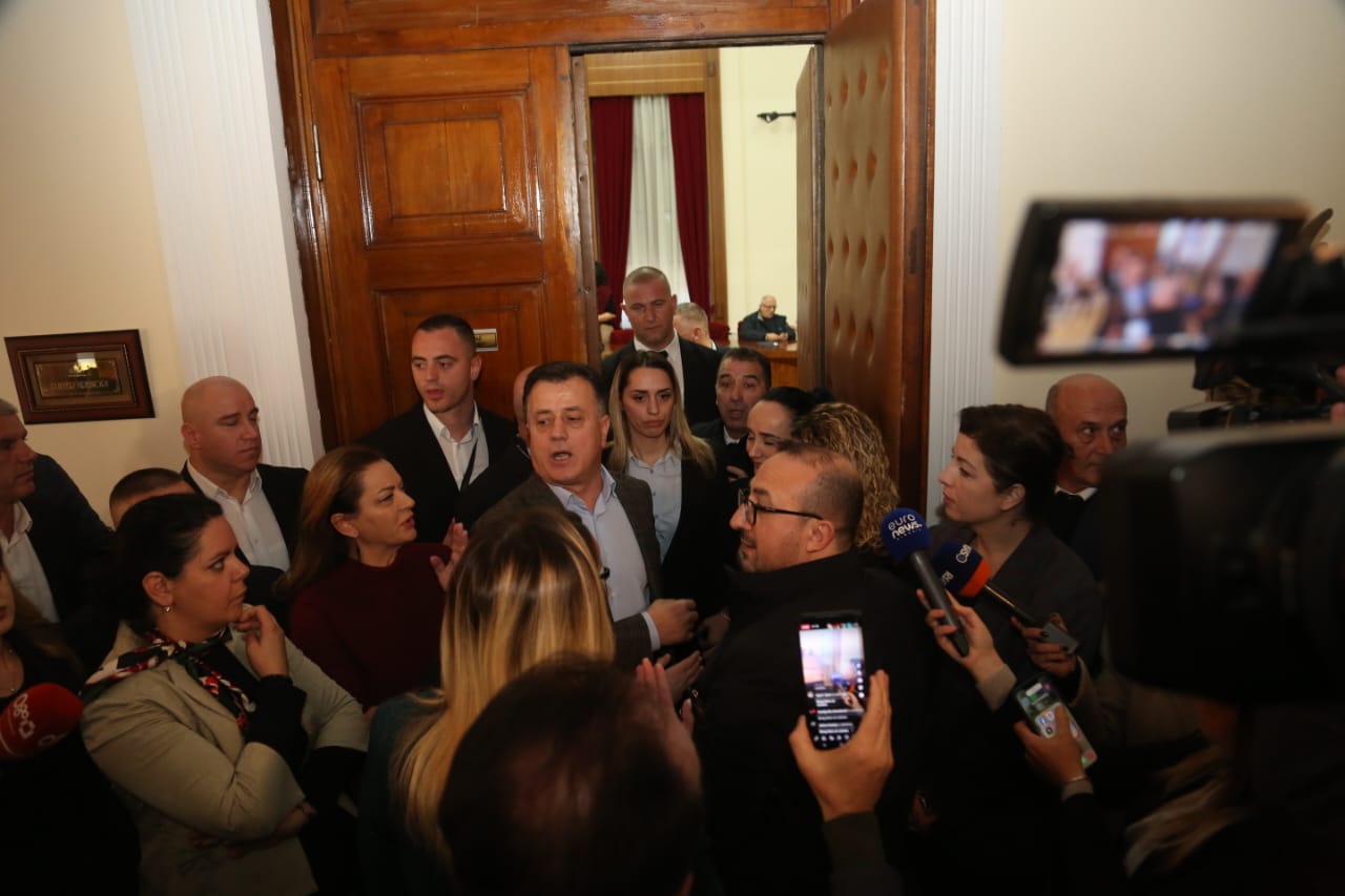 ‘Skenar’: Shoqëria civile, mosbesuese ndaj politikës për reformën zgjedhore