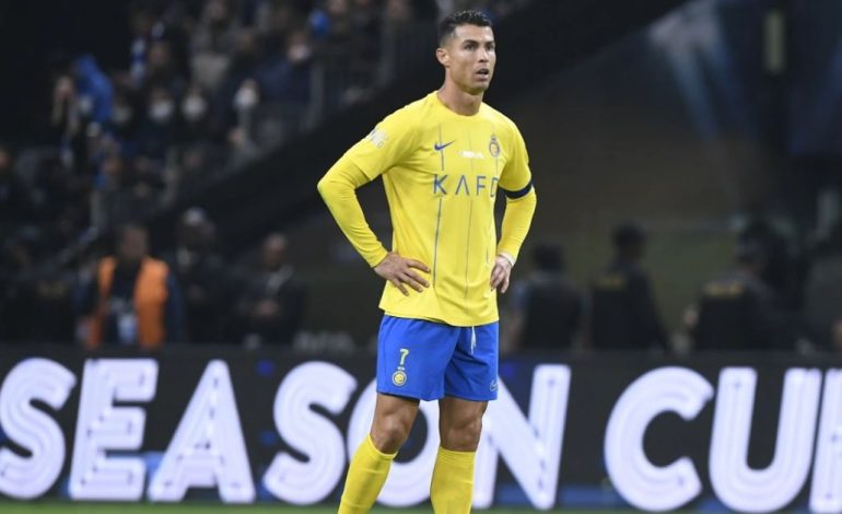 Tifozët thirrën emrin e Mesit, Ronaldo i përgjigjet me gjestin e turpshëm. Nisin hetimet për incidentin