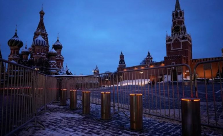 Dy vjet luftë për Rusinë! E ka zhytur vendin gjithnjë e më thellë në errësirë