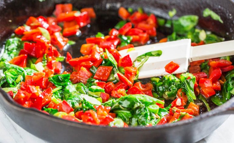 Për më Shumë Hekur – Si të Ruani Vlerat e Spinaqit Gjatë Gatimit