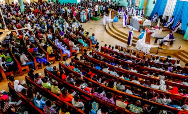 Sulm terrorist në kishë/ Vriten 15 besimtarë, autorë dyshohen xhihadistët, rreth gjysma e zonës jashtë kontrollit