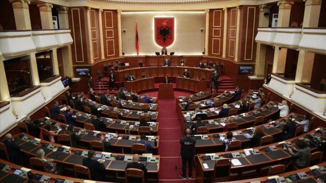 Sot në Kuvend pritet të votohet Marrëveshja me Italinë, PS tërheq projektligjin e Amnistisë! Nuk fiton dot 84 vota