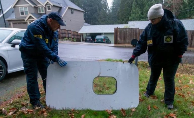 Dera e Boeing-ut shpërtheu në ajër, hetuesit: Mungonin bulonat që sigurojnë panelin në kornizën e avionit