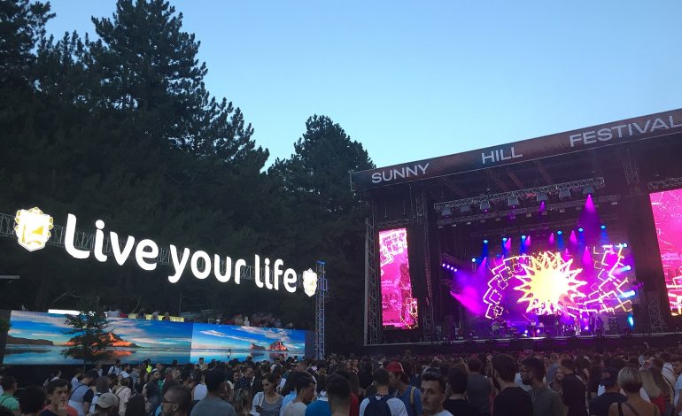 ‘Sunny Hill’ rikthehet këtë verë jo vetëm në Prishtinë por dhe Tiranë