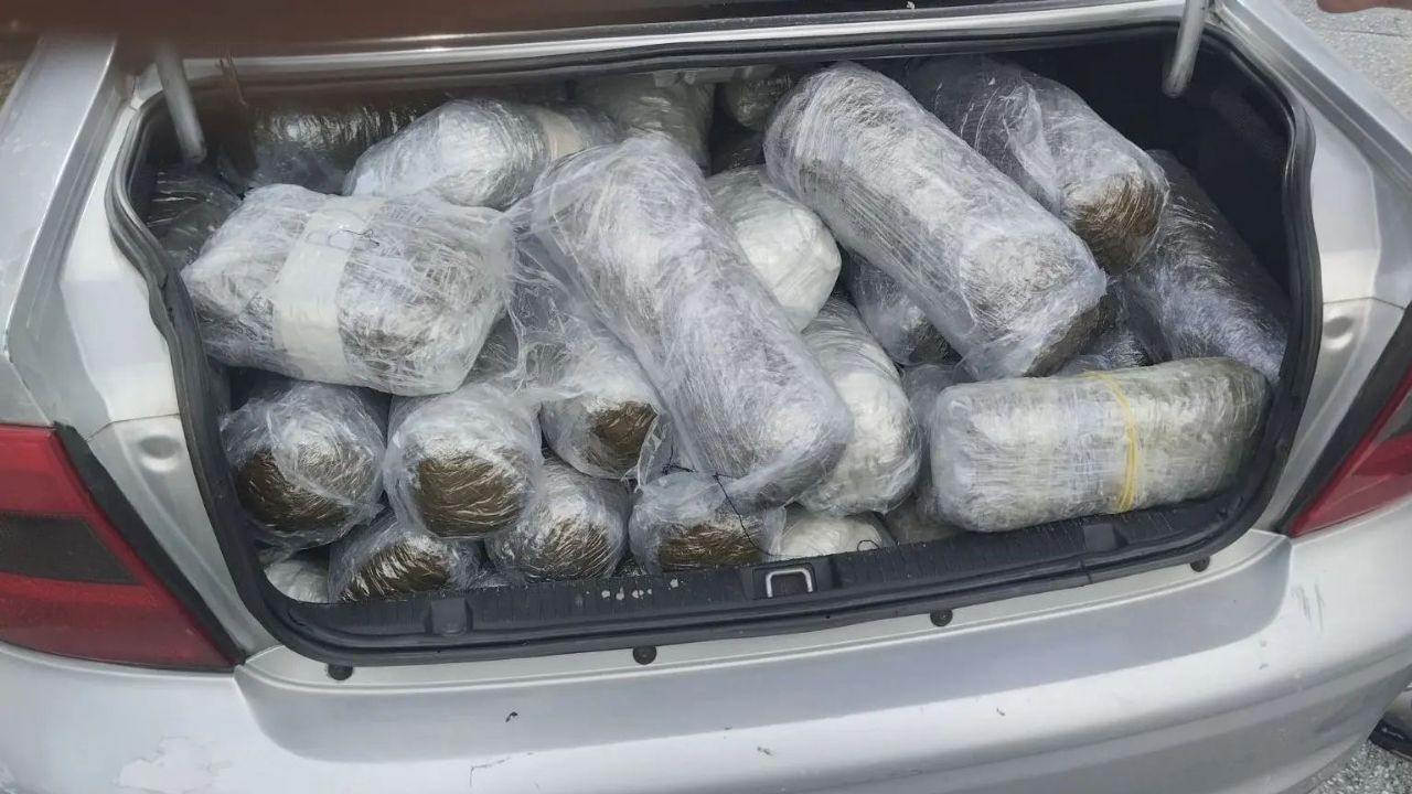 Lum droge në kufi, kapet tjetër ngarkesë me rreth 100 kg lëndë narkotike në Igumenicë