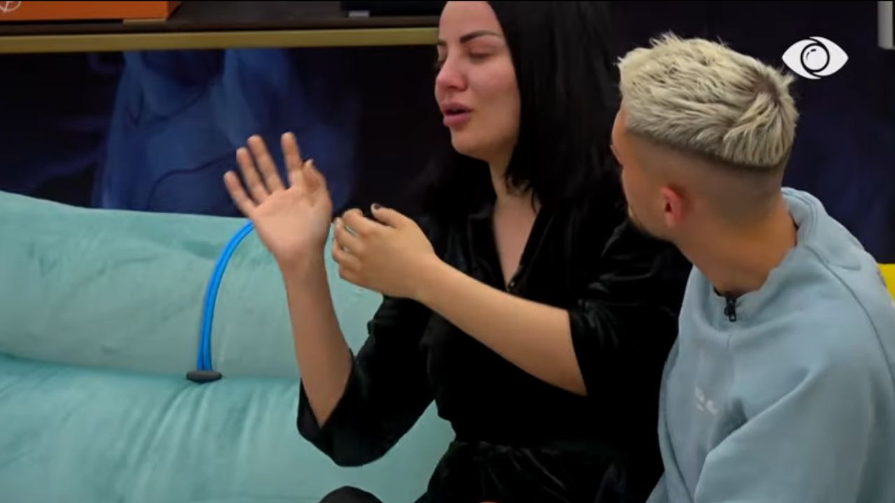 “Dua mamin”/ Çfarë ndodhi? Sara nuk i mban dot lotët, Bardhi i qëndron pranë
