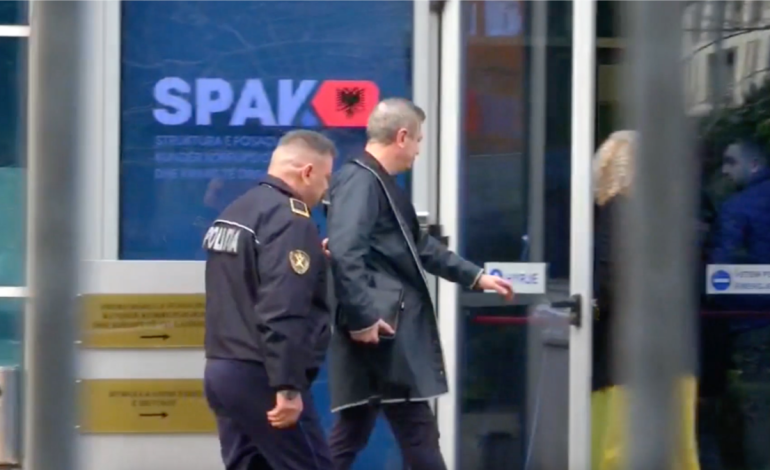 Ish ministri Damian Gjiknuri merret në pyetje nga SPAK-u