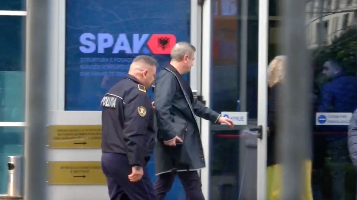 Ish ministri Damian Gjiknuri merret në pyetje nga SPAK-u