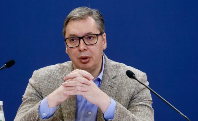 Vuçiç i drejtohet Perëndimit: Po na merrni Kosovën që t’i hiqni Putinit asin nën mëngë