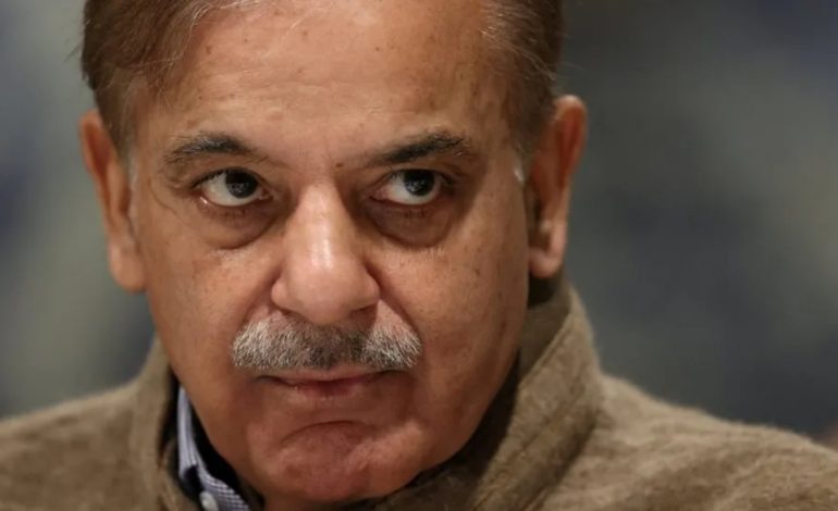 La pas rivalët me diferencë të thellë votash, Shehbaz Sharif fiton mandatin e dytë si kryeministër i Pakistanit