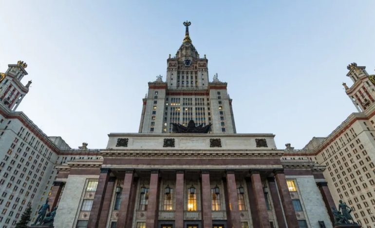 Dënohet me burg studenti në Moskë, shkak… emri që i kishte vënë “Wi-Fi”