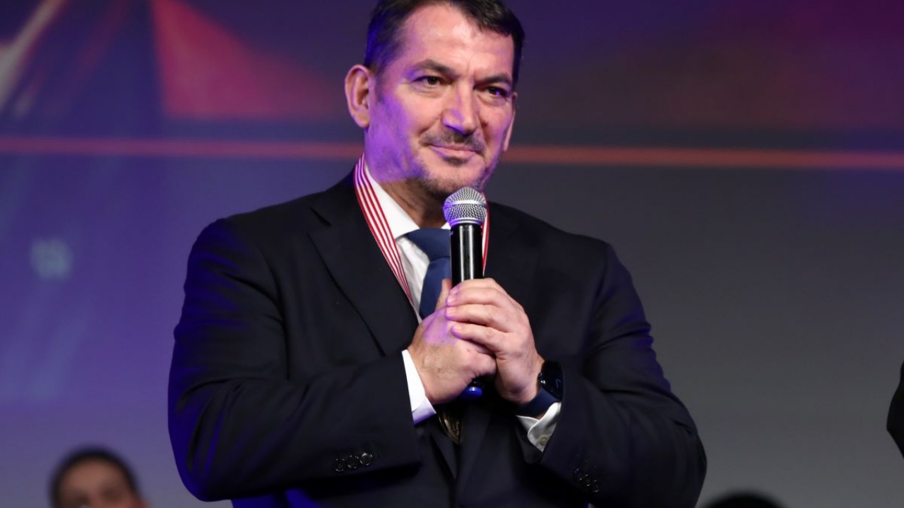 U përfol gjatë për origjinën e tij, është grek apo shqiptar/ Kampioni olimpik Pirro Dhima, kandidat për eurodeputet me Demokracinë e Re në Greqi