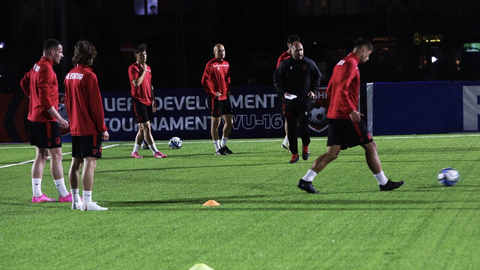 Sfidat me Finlandën & Zvicrën / Shqipëria U-21 nis përgatitjet, lista pëson ndryshim. Vjen Janaqi në vend të Civesë