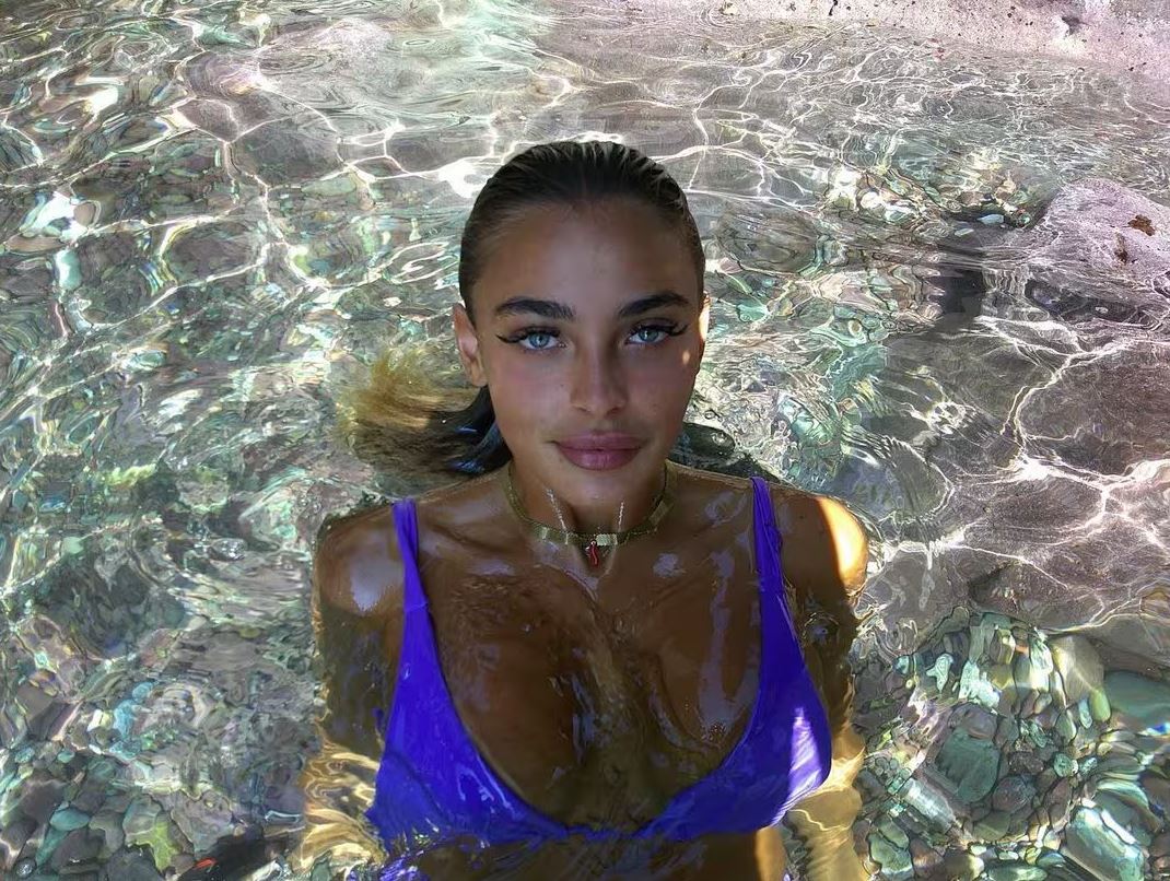 FOTO/ Chiara Frattesi braktis Milanon, bukuroshja “pushton” Maldivet: Je ilegale