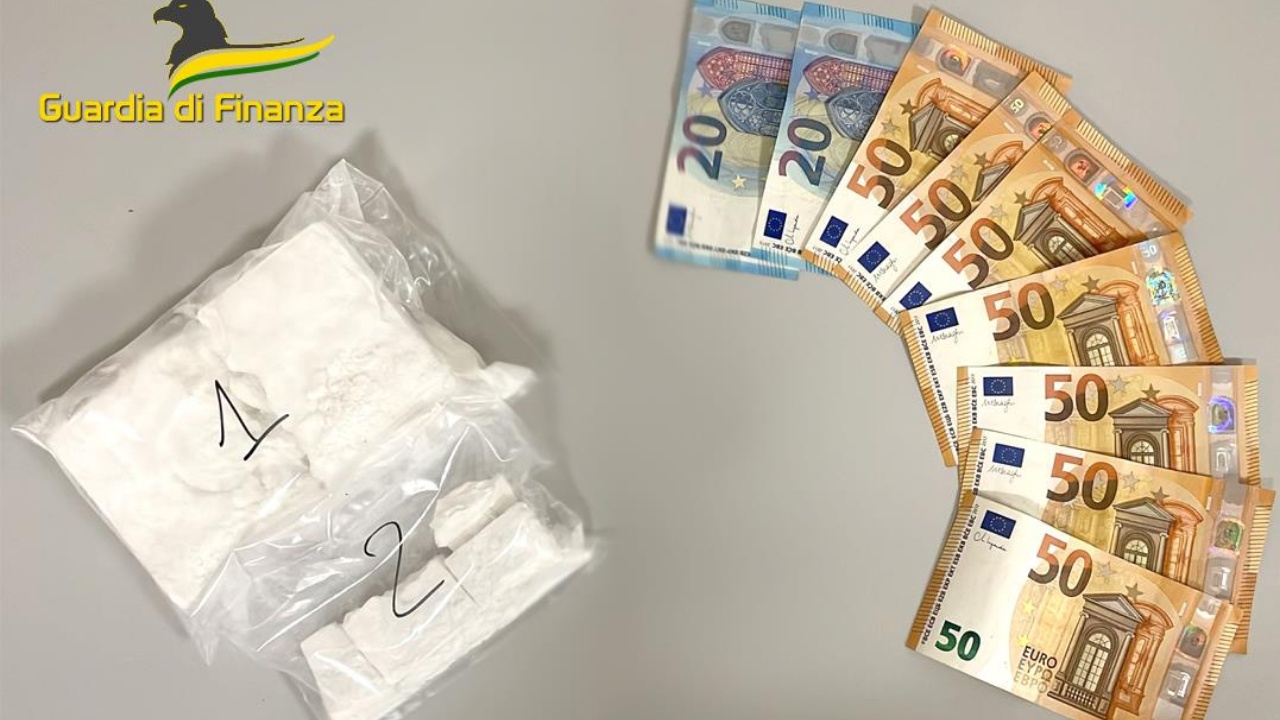 Arrestohet shqiptari në Itali! Korrieri i drogës me 100 mijë euro kokainë po e çonte nga Vicenza në Trento, si u pikas nga policia