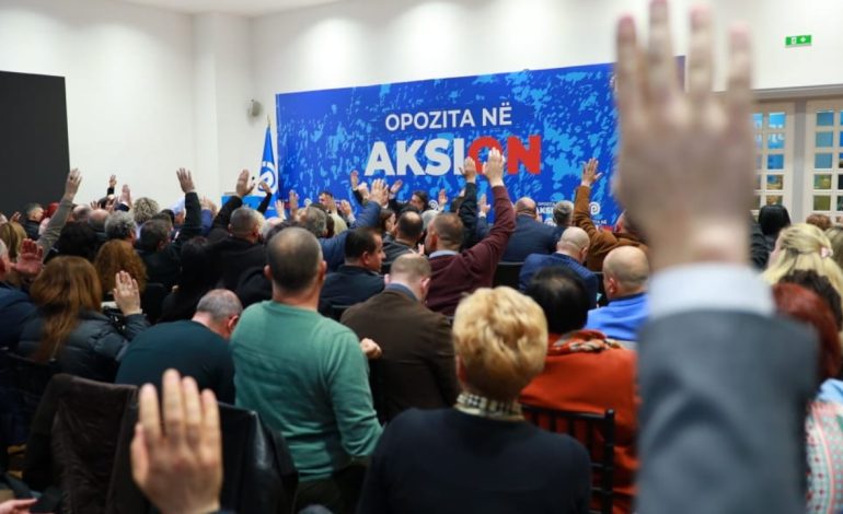 Bardhi dhe Gjekmarkaj nënkryetarët e rinj të Rithemelimit, cilët janë deputetët që refuzuan poster në kryesi