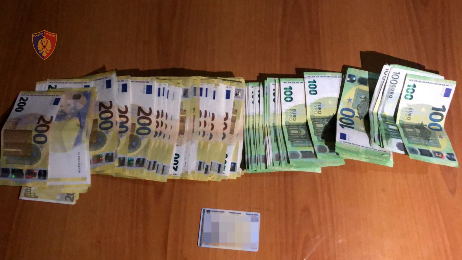 Pasaporta false, mosdeklarim parash dhe të shpallur në kërkim/ Policia kufitare “me dorë të hekurt”, 4 në pranga