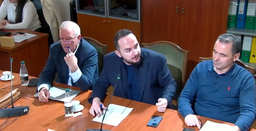 “Ministri duhet të jetë në komision”, deputeti Salianji përplaset me PS-në te Siguria: Ç’a muhabeti bëni këtu, e ktheni Kushtetutën si ju do qejfi