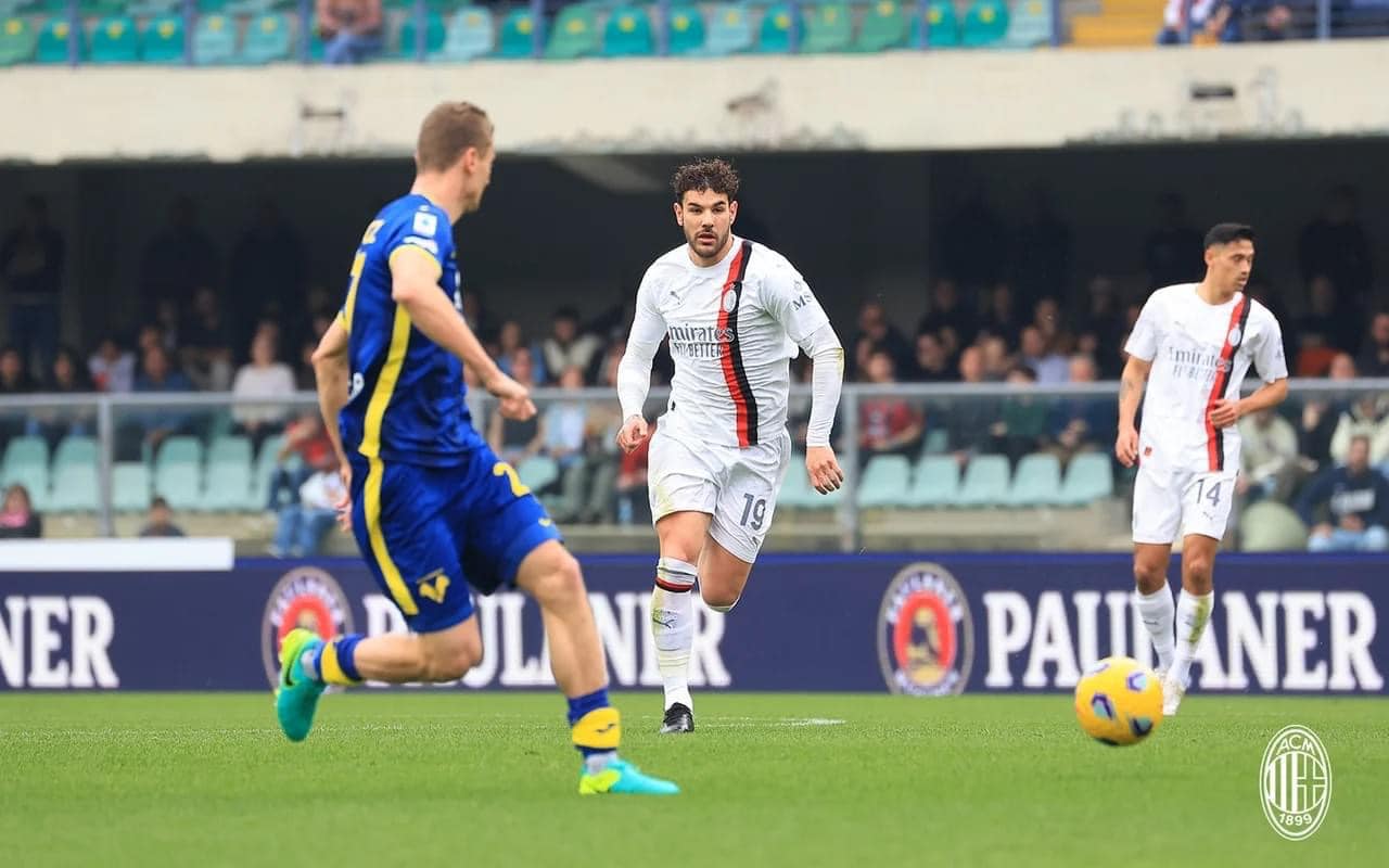 VIDEO/ Milan bën detyrën në Verona, kuqezinjtë nuk njohin hap fals