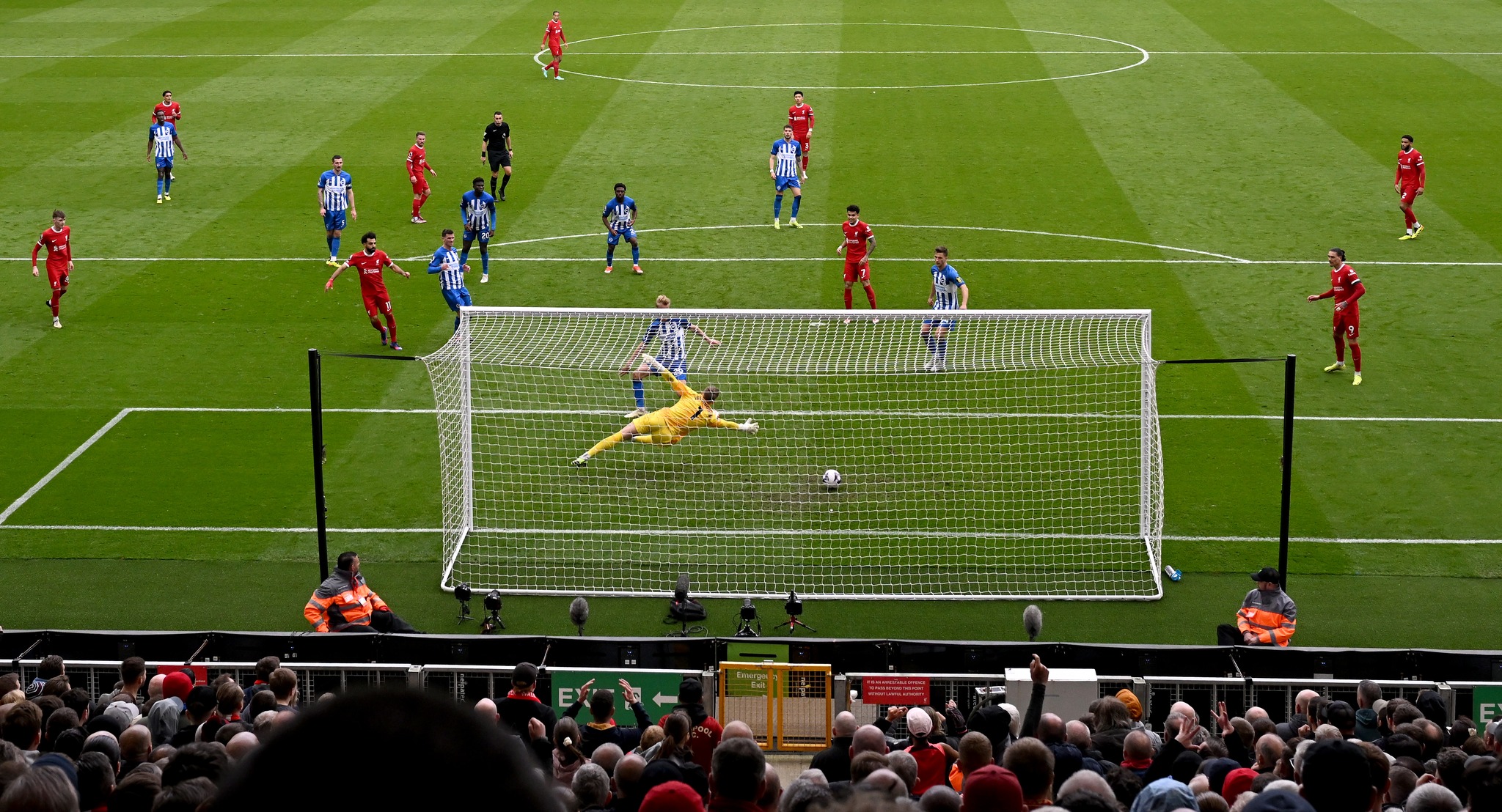 VIDEO/ Liverpool “komandon” Premier League, triumf me përmbysje ndaj Brighton