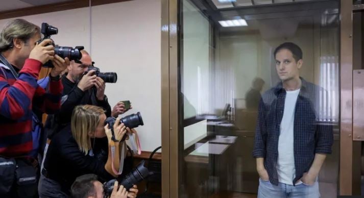 Reportazhi i BBC/ Burgosja e gazetarit amerikan, si një ‘çip pazari’ i Putinit, çfarë kërkon në këmbim?!