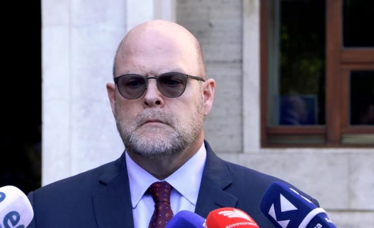 Hovenier mesazh të qartë qeverisë së Kosovës: Presim të punojë në partneritet me ne