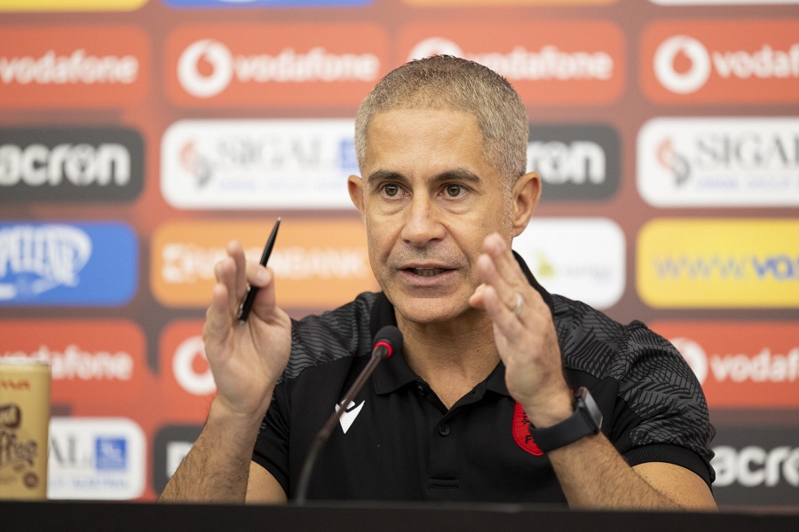 Sylvinho i drejtëpërdrejtë pas ndeshjes: Nuk u futëm në lojë pas golit të parë, duhet të mësohemi të luajmë në nivel të lartë