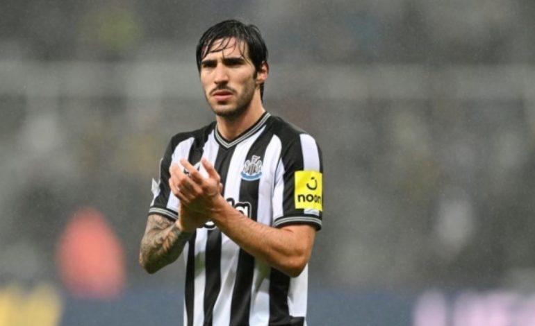 50 baste për tre muaj, Tonalin e padit edhe federata angleze