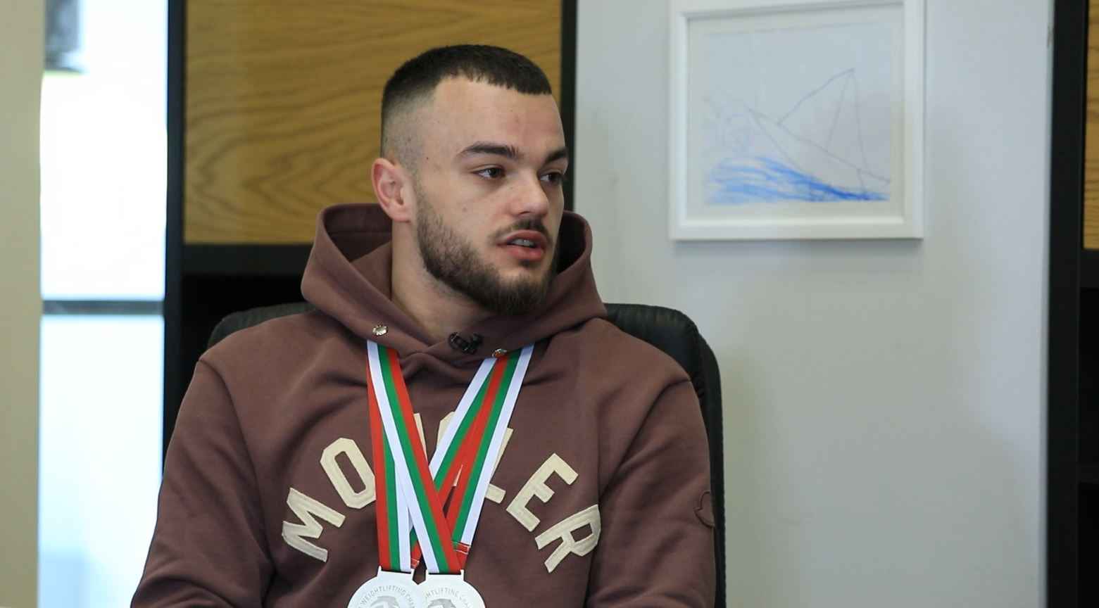 FOTO/ Medalje e “pastër”, Ramadani konfirmohet nën kampion Evrope në peshëngritje