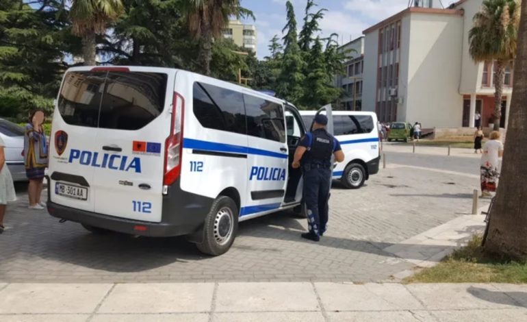 Emri/ Dhunoi rëndë punonjësit e karburantit, arrestohet i riu nga Kavaja