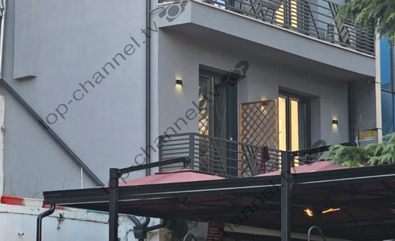 Fotolajm/ U hodh apo e shtynë? Distanca nga dritarja te tenda ku ra e reja nga Venezuela në Durrës