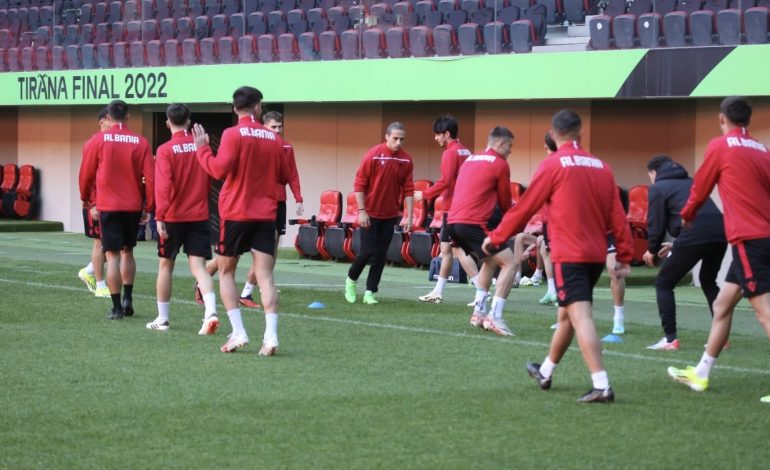 Sfidat me Finlandën & Zvicrën / Shqipëria U-21 përgatitet në stadiumin “Air Albania”
