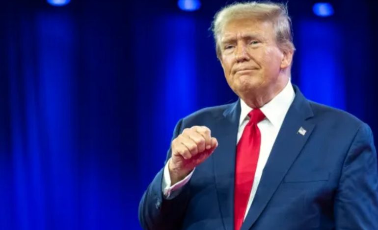 Gafa e Trump/ Ngatërron sërish Bidenin me Obamën, më pas shfajësohet: E bëra me qëllim