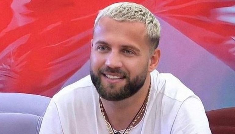 “E njeh kush?”/ Luizi poston foton e të riut, fituesi i “BBV”: S’mban më ujë pilafi