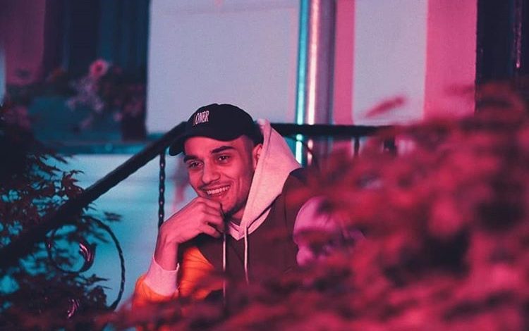 Buta zbulon për herë të parë portretin e vogëlushes së tij