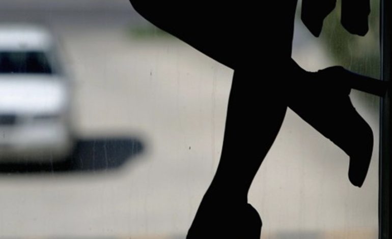 Vijnë si turiste, punojnë si eskorta/ Çfarë po ndodh në Shqipëri?