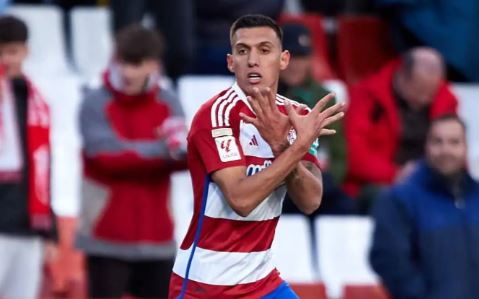 FOTO/ Mbylli ndeshjen me dy gola dhe një sy të nxirë, Uzuni: U kërkoj falje tifozëve