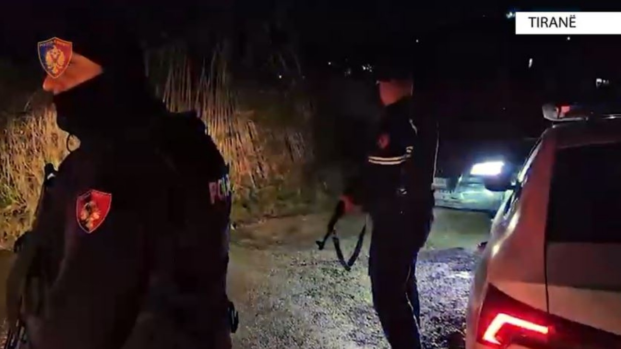U pikasën gjatë një tentative grabitje dhe qëlluan me armë për t’i shpëtuar Policisë, arrestohen dy persona në Tiranë! Një në kërkim