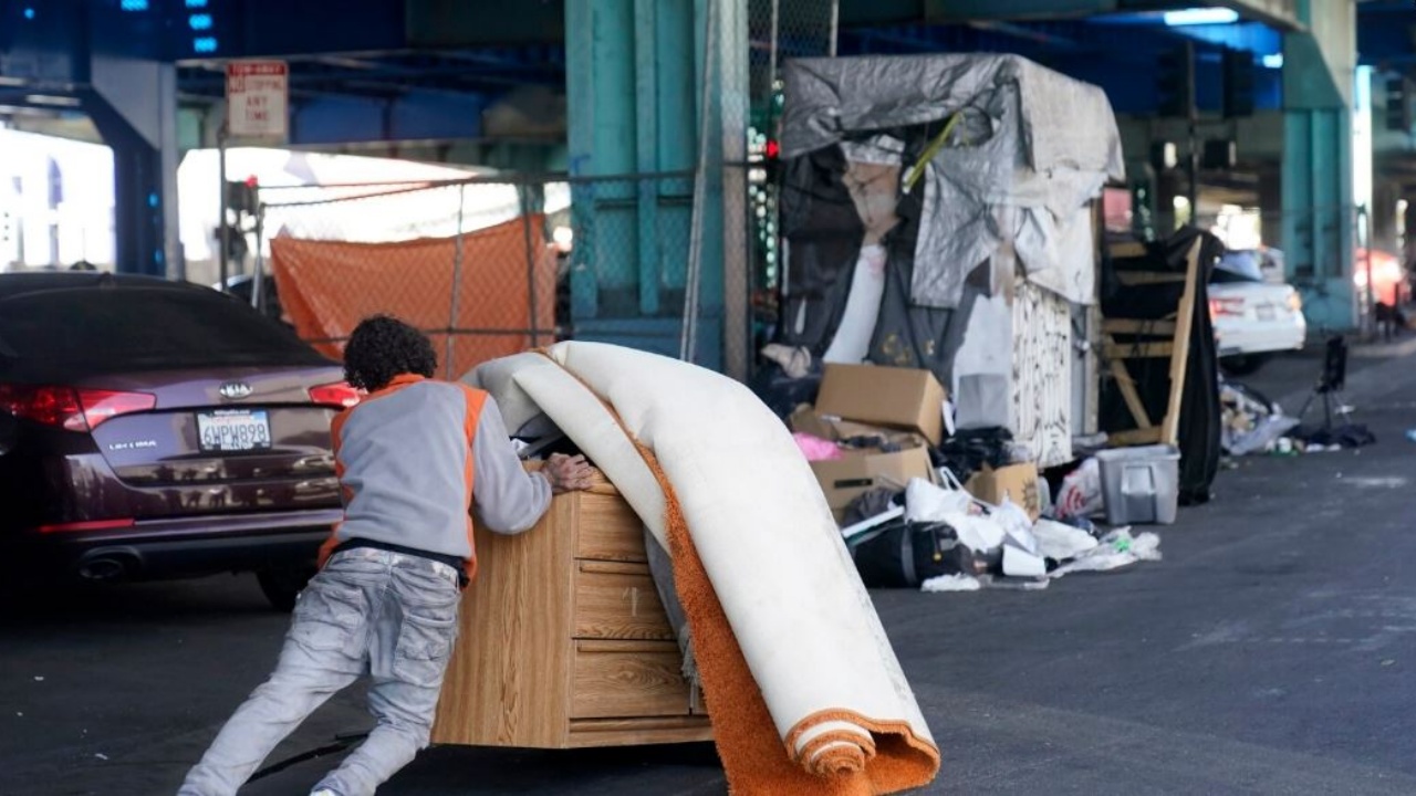 “Destinacioni: Shtëpia”/ San Francisko, përpjekje për të gjetur zgjidhje për të pastrehët: Shumë njerëz luftojnë për të mbijetuar