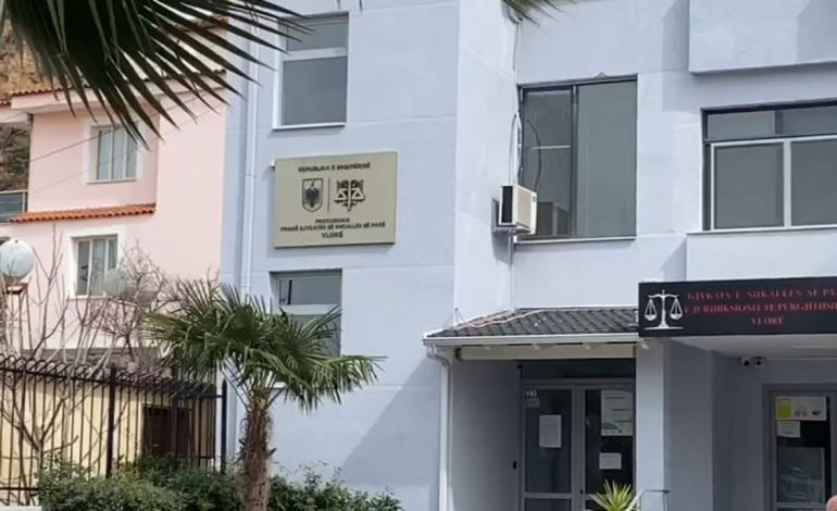 LAJM I FUNDIT/ Gjykata lë në burg Luçiano Deraj, anëtari i grupit i arrestuar për bazën kriminale në Vlorë