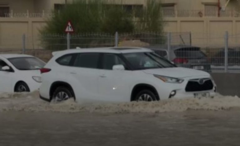 Reshjet intensive “përmbytin” Dubain dhe Emiratet e Bashkuara Arabe! Bllokohet aeroporti kryesor, ndërpriten fluturimet