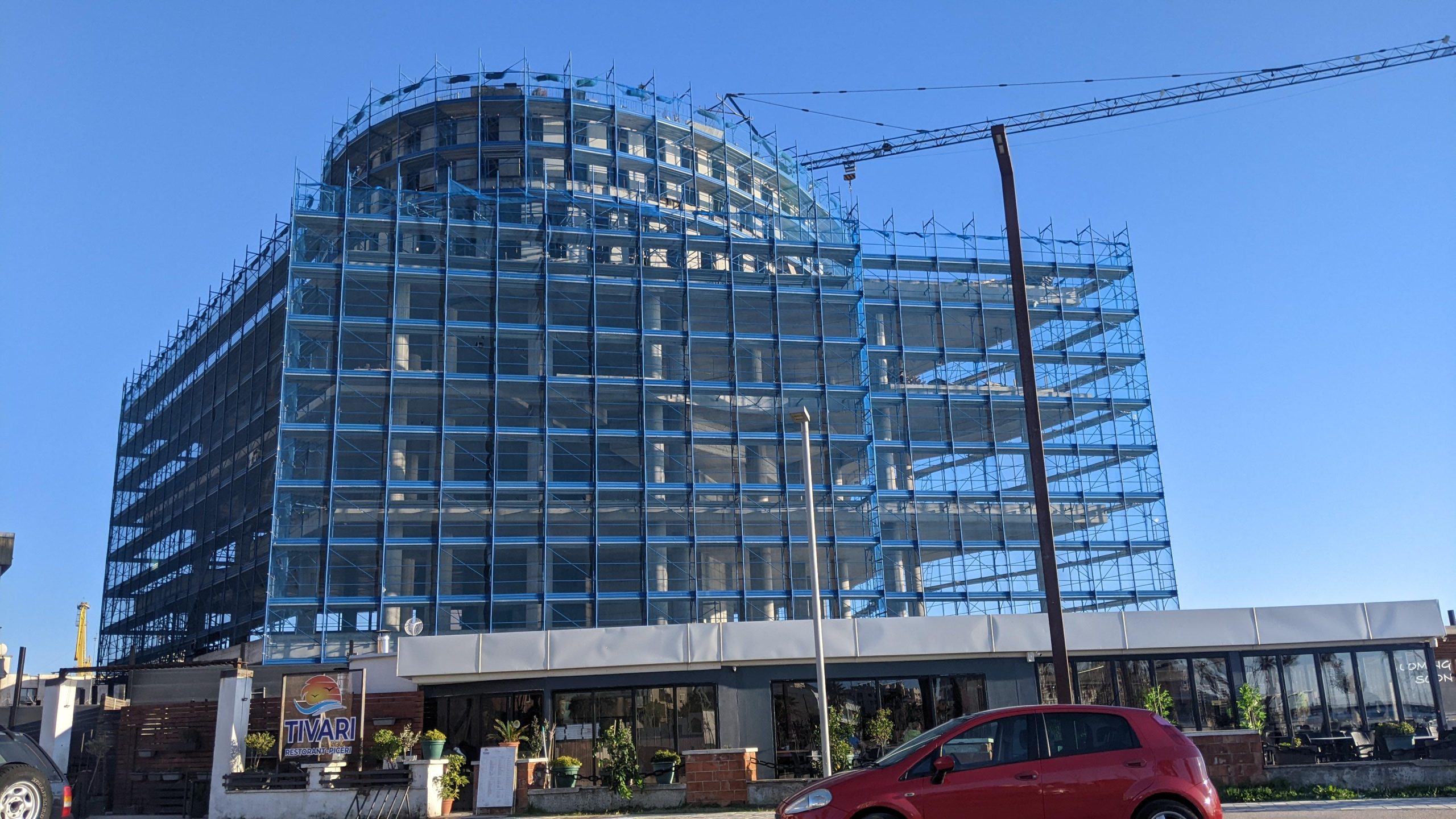 Drejtori i arrestuar i Bashkisë mori status special për hotel me 5 yje në Durrës