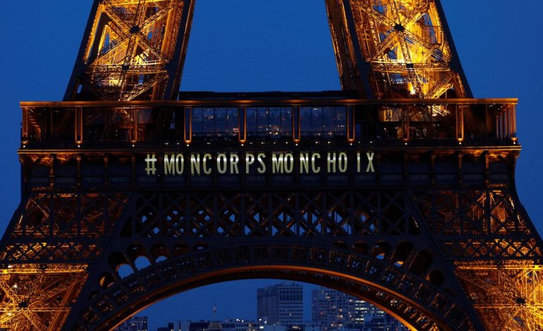 Franca bëhet vendi i parë në botë që përfshin abortin në kushtetutën e saj