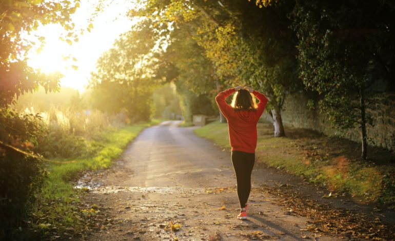 Zgjimi Herët në Mëngjes – Si Ndikon për Shëndetin e Trurit