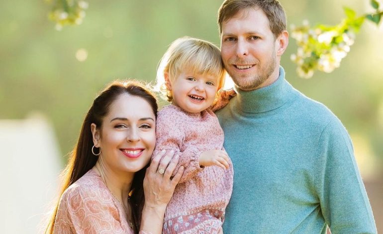 Gjykata vendos: Elia dhe Princ Leka duhet të mbajnë 5 metra distancë