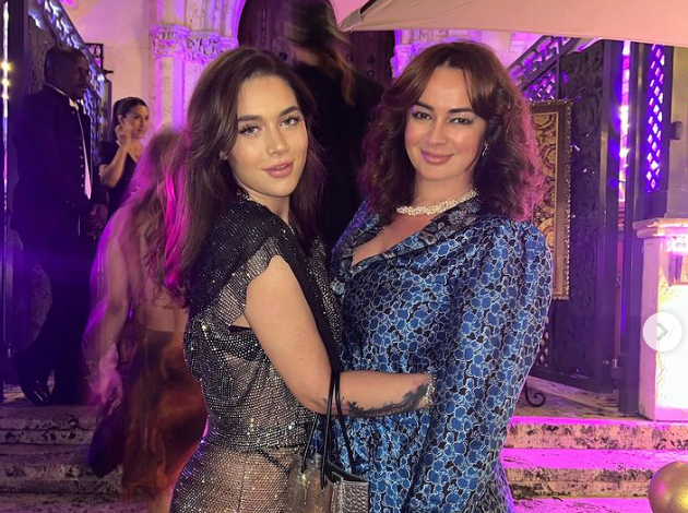 “I kam trazuar fëmijërinë”, Julia i kërkon falje mes lotësh vajzës së saj